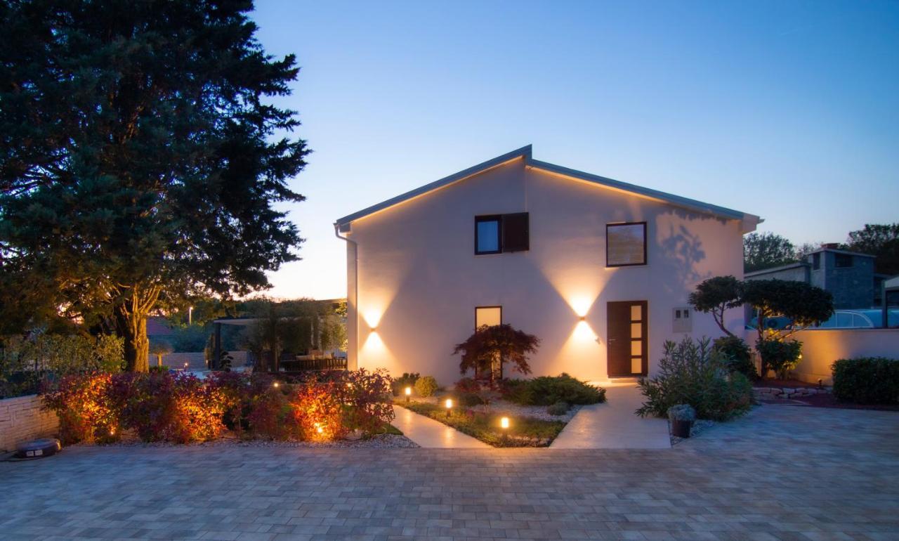 Villa Caprice - Krk Milohnici Εξωτερικό φωτογραφία